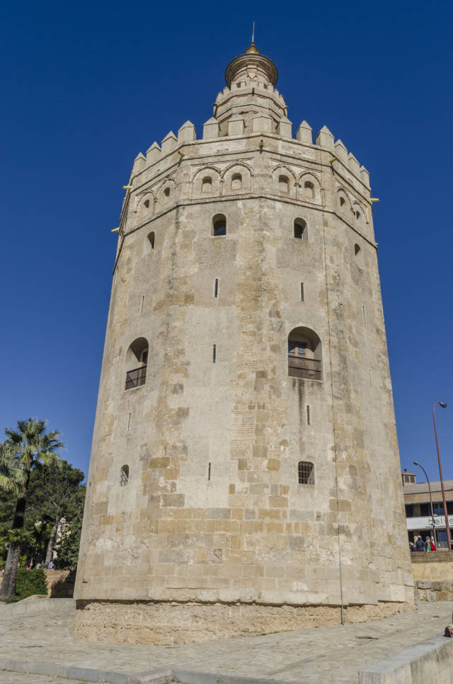 Sevilla 158 - Torre del Oro.jpg